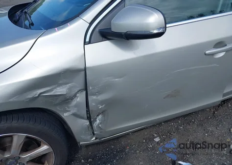 2017 Volvo V60 T5 Premier from USA, damaged, VIN YV140MEKXH1332451